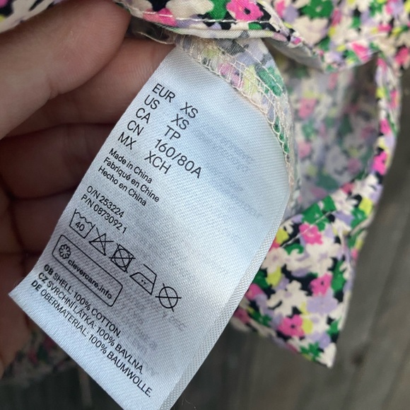 H&M floral blouse - Picture 6 of 7